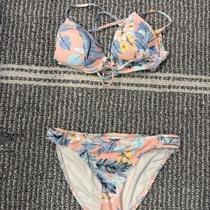 Floral Bikini Set with Leaf Print hula honey size is top medium bottoms large